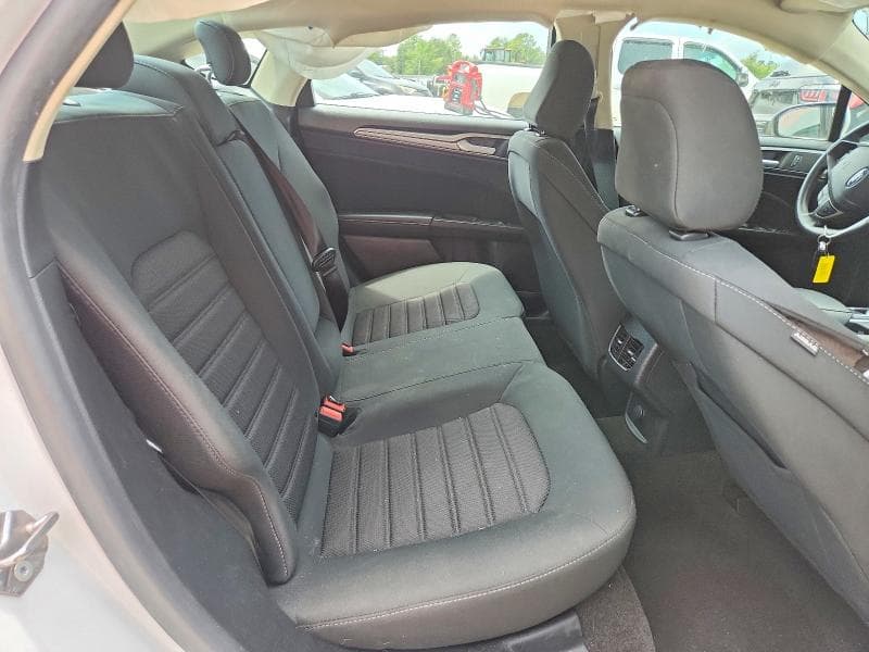 2020 FORD FUSION SE 10