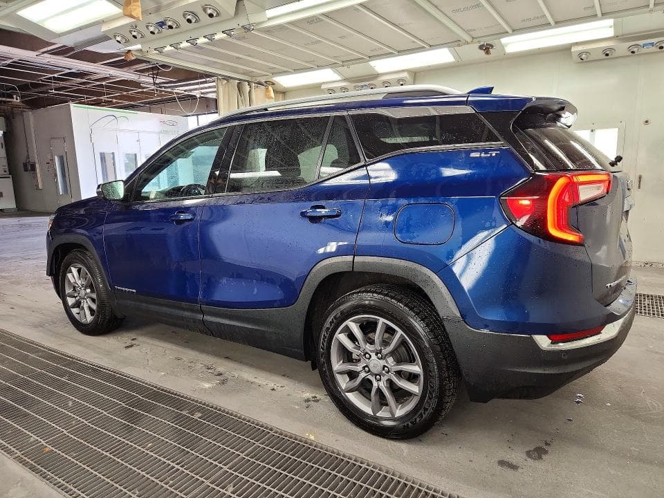 2023 GMC TERRAIN SLT 2