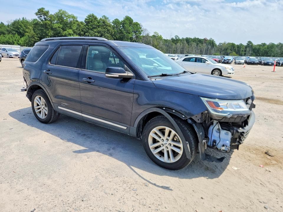 2017 FORD EXPLORER XLT 4