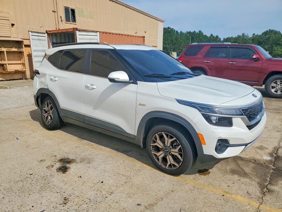 2021 KIA SELTOS EX 4