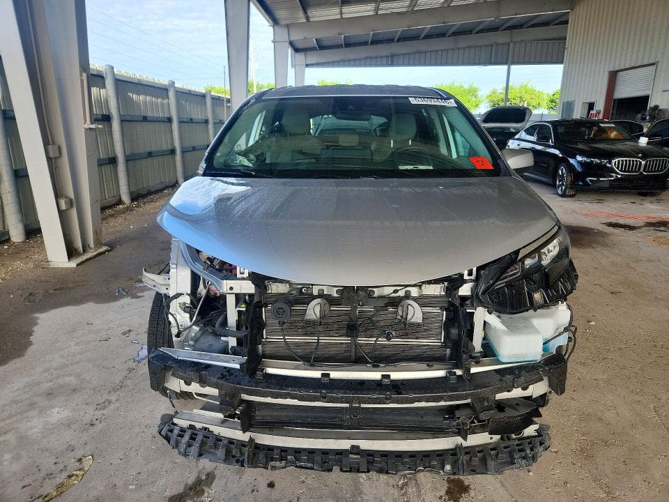 2024 TOYOTA SIENNA LE 5