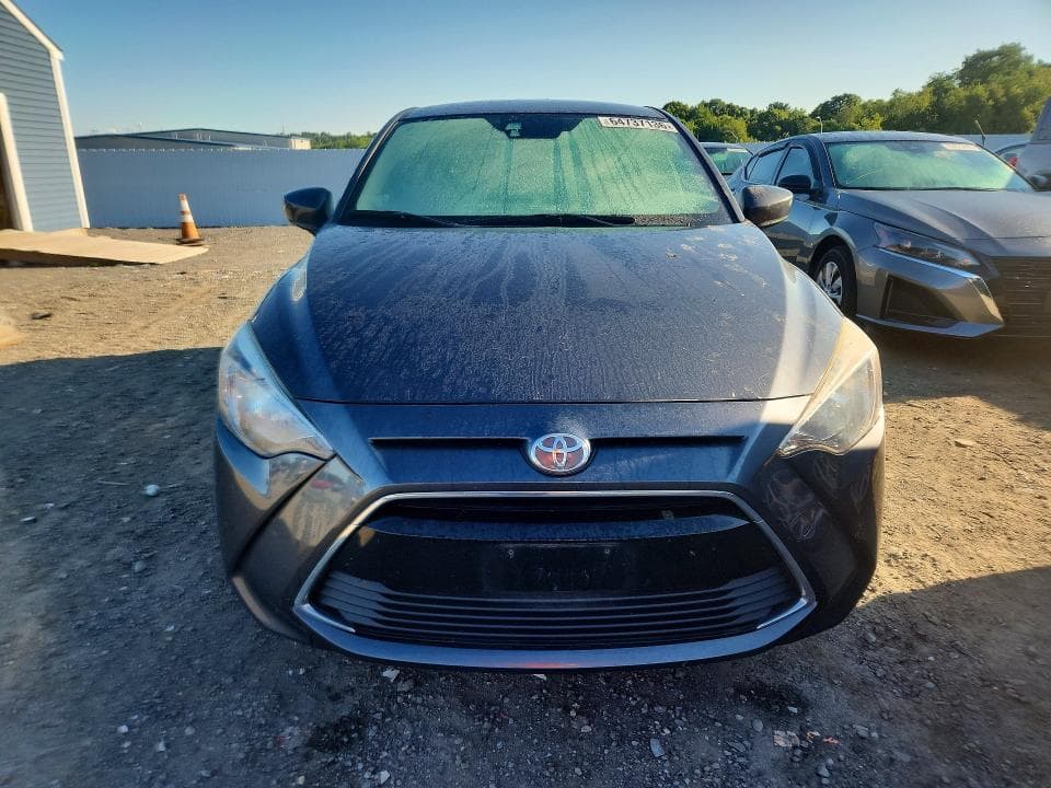 2017 TOYOTA YARIS IA BASE 5