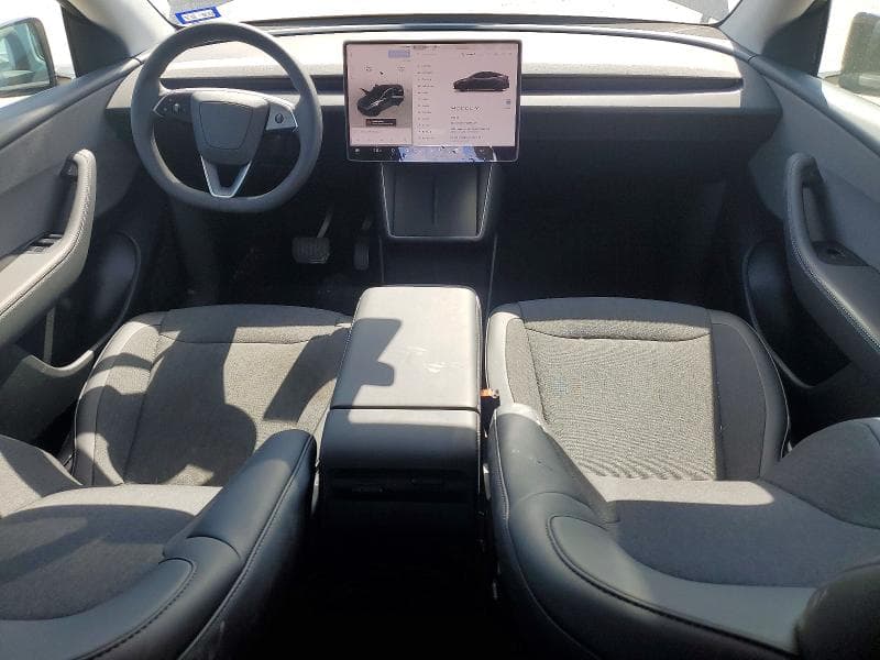 2026 TESLA MODEL  Y 8