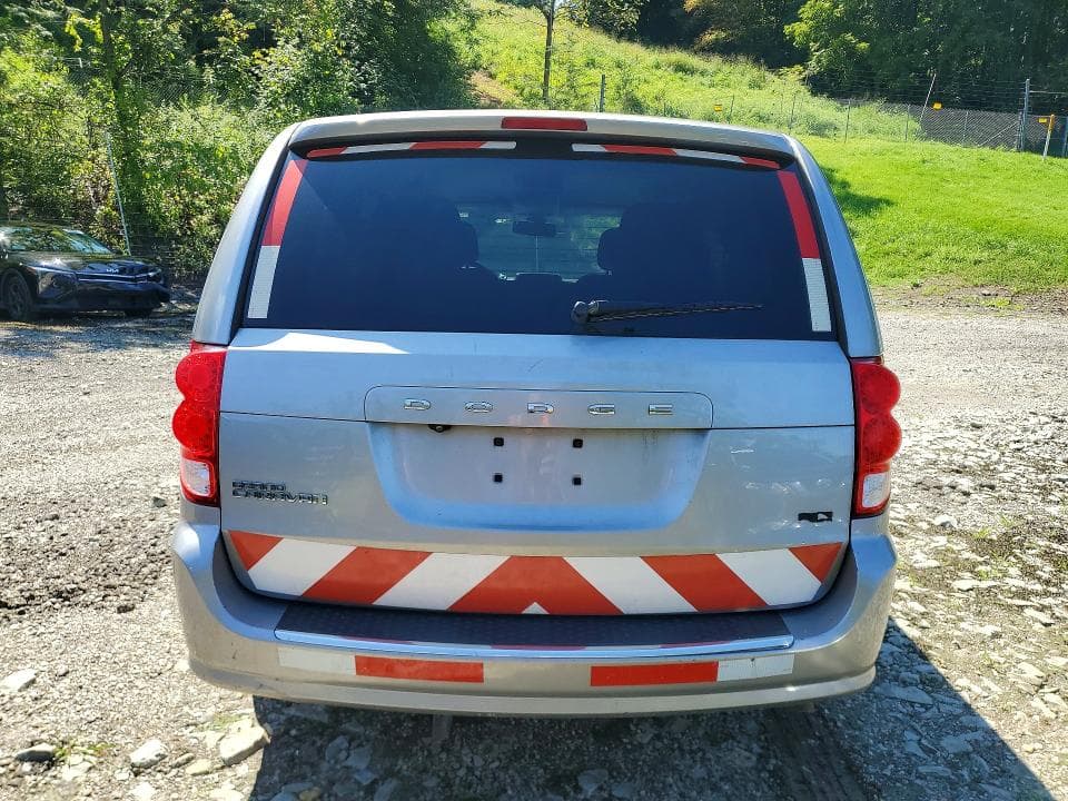 2019 DODGE GRAND CARAVAN SE 6