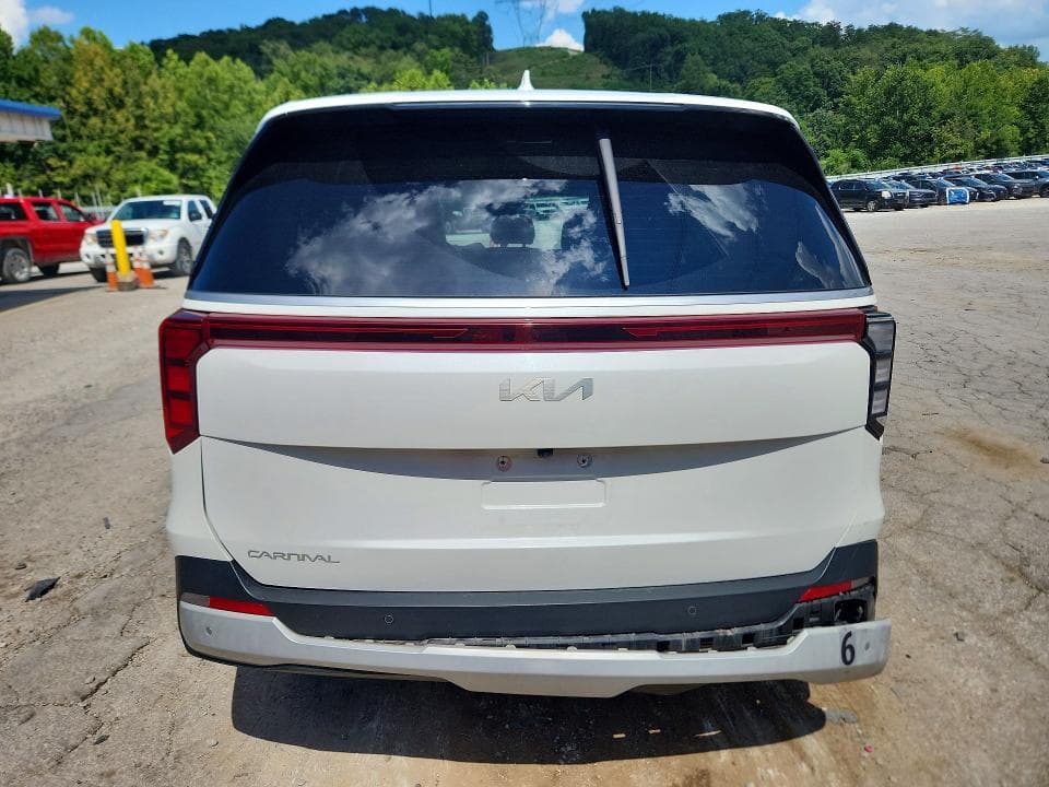 2025 KIA CARNIVAL LXS 6