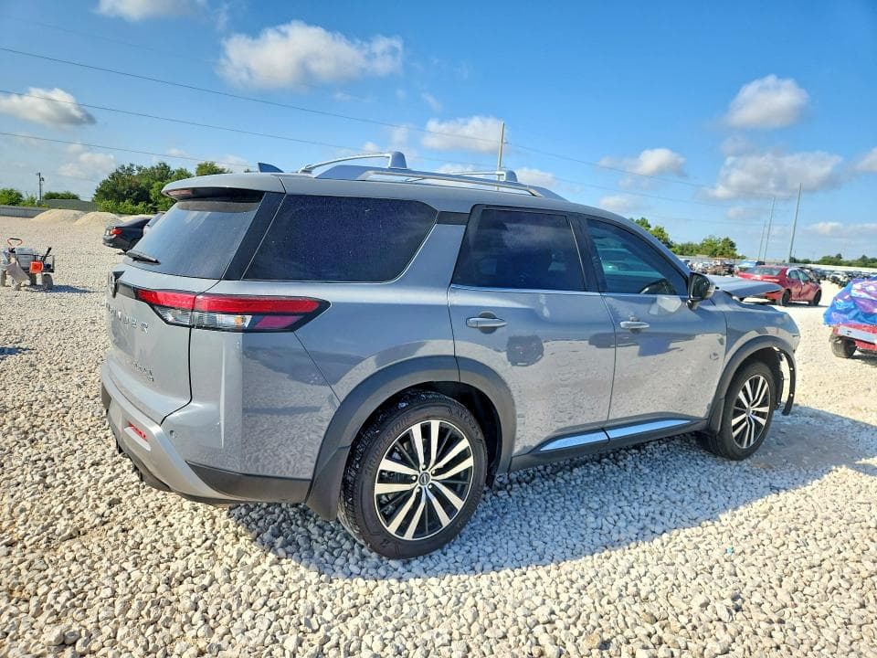 2023 NISSAN PATHFINDER PLATINUM 3