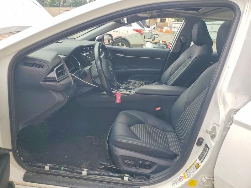 2019 TOYOTA CAMRY HYBRID SE 7