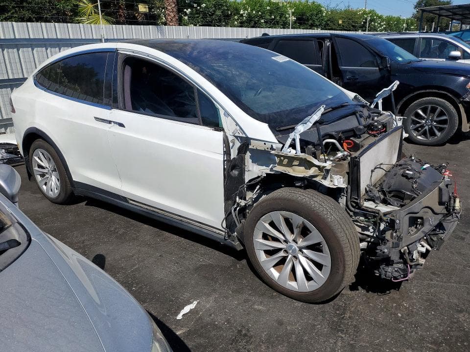 2020 TESLA MODEL X 4