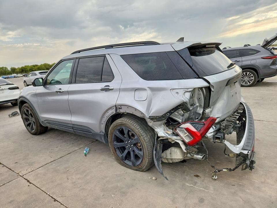 2023 FORD EXPLORER ST-LINE 2