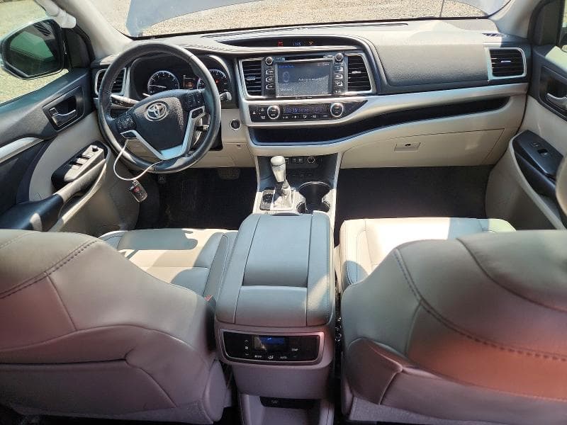2019 TOYOTA HIGHLANDER XLE 8