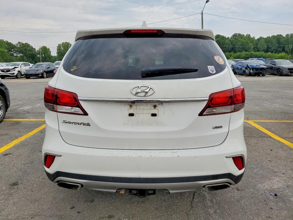2017 HYUNDAI SANTA FE SE 6