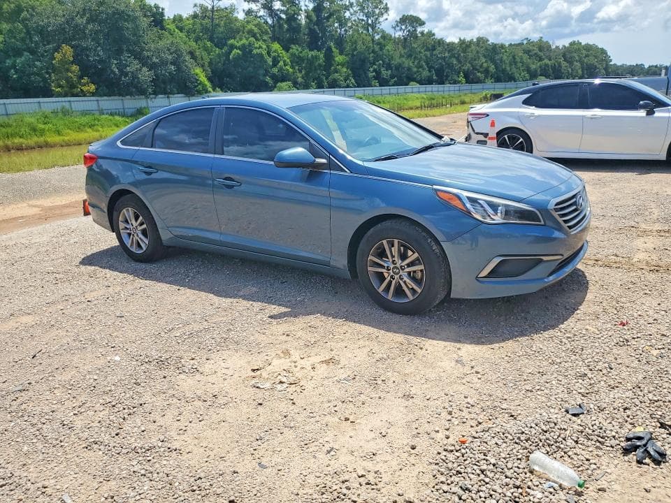 2017 HYUNDAI SONATA SE 4