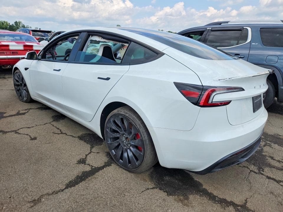 2026 TESLA MODEL 3 2