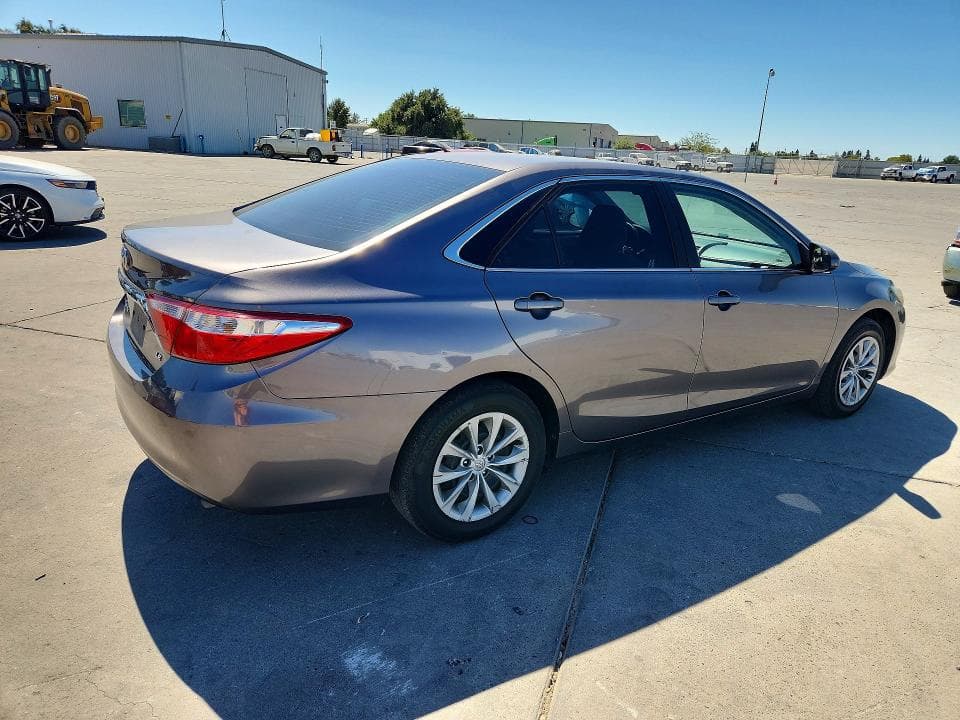 2017 TOYOTA CAMRY LE 3