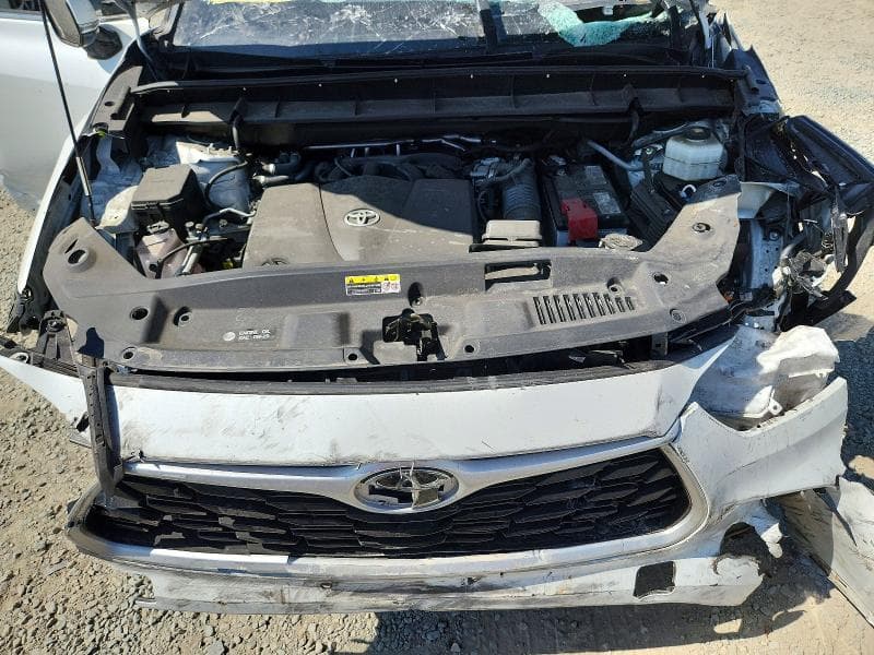 2022 TOYOTA HIGHLANDER LE 12