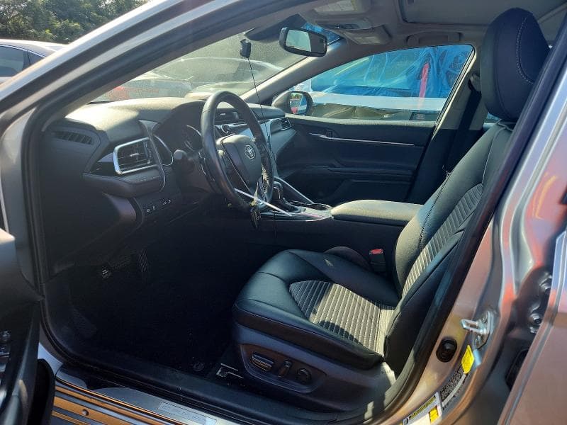 2018 TOYOTA CAMRY SE 7