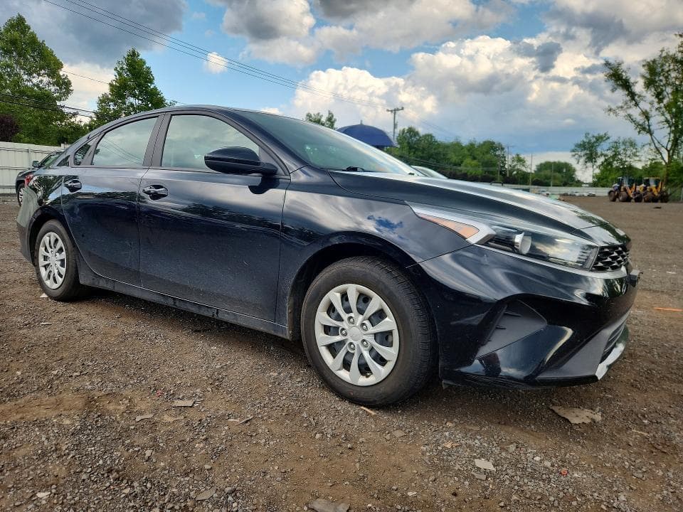 2022 KIA FORTE FE 4