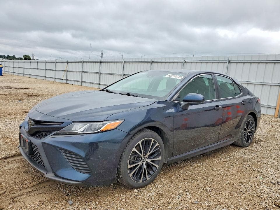 2019 TOYOTA CAMRY SE