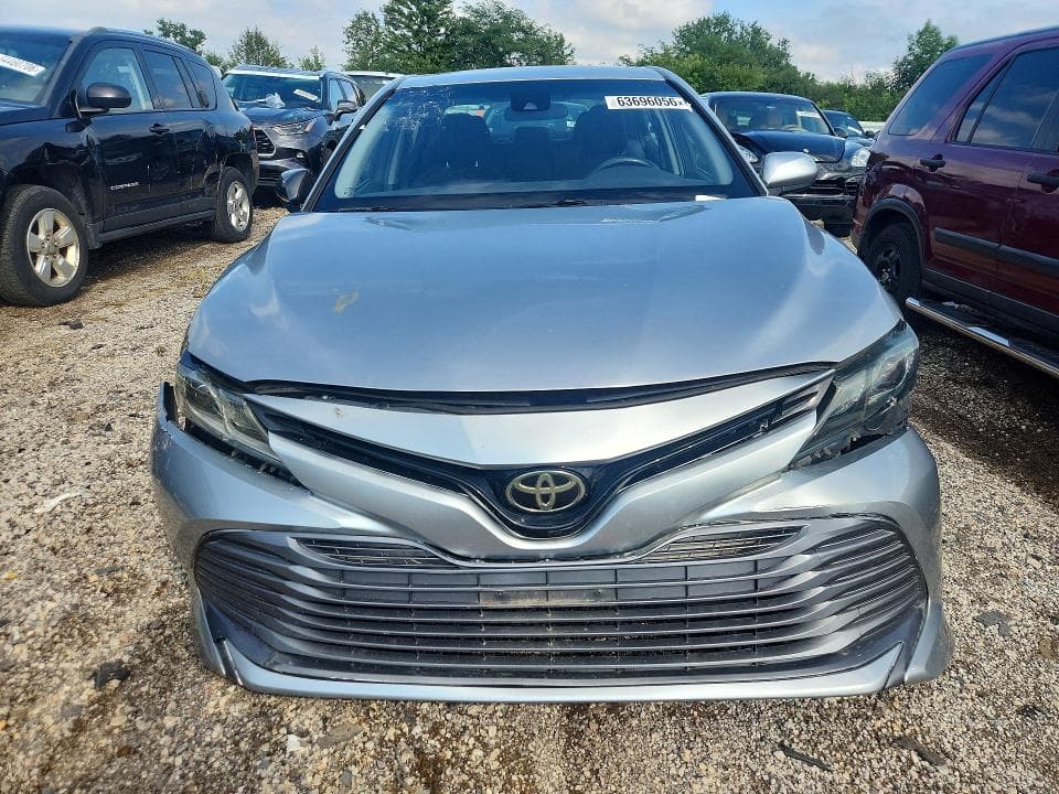 2018 TOYOTA CAMRY LE 5
