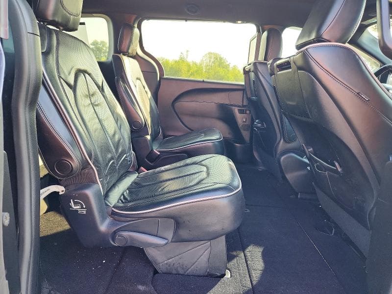 2019 CHRYSLER PACIFICA LIMITED 11