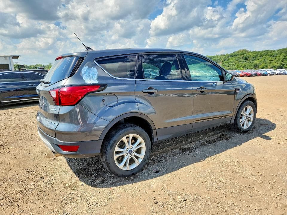 2019 FORD ESCAPE SE 3