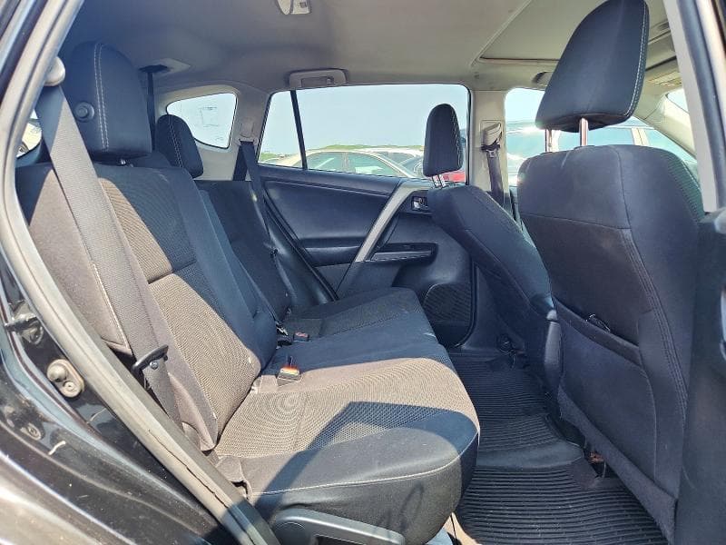 2017 TOYOTA RAV4 XLE 11
