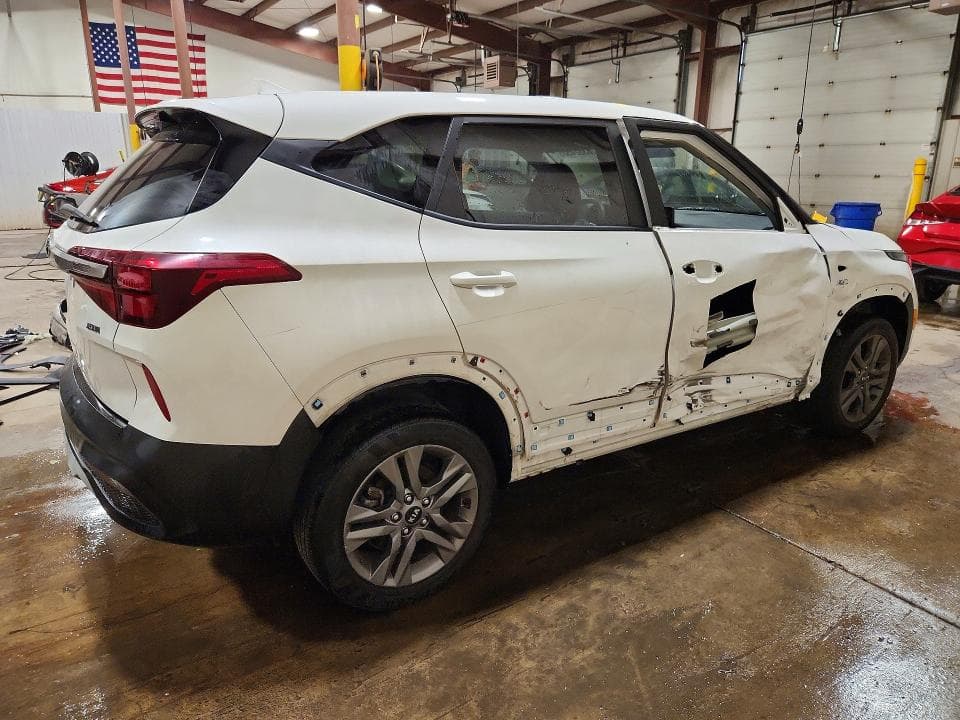 2021 KIA SELTOS LX 3