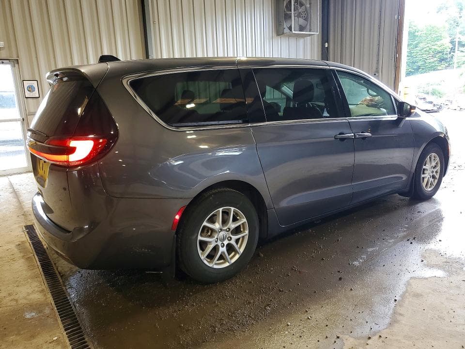2023 CHRYSLER PACIFICA TOURING L 3