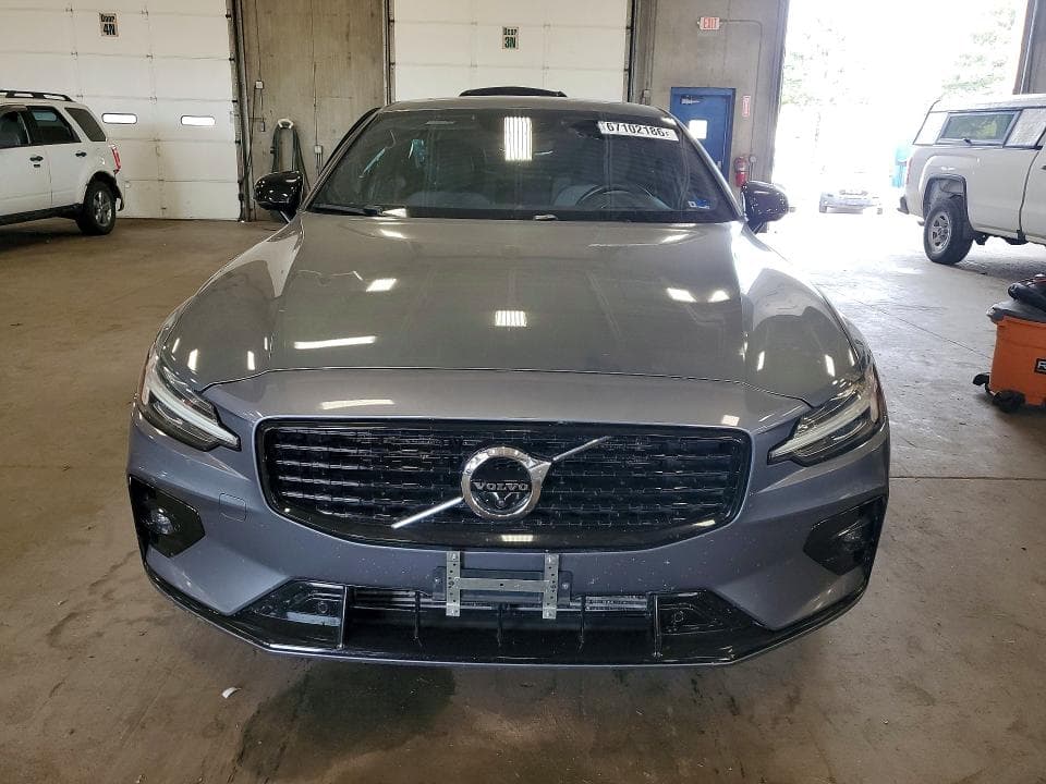 2021 VOLVO S60 T5 R-DESIGN 5