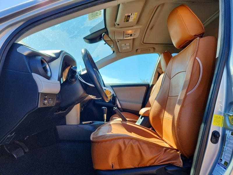 2017 TOYOTA RAV4 XLE 7