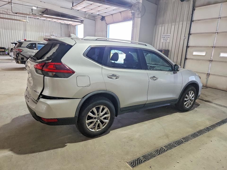 2018 NISSAN ROGUE SV 3
