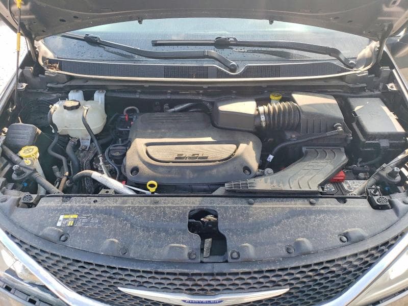 2019 CHRYSLER PACIFICA TOURING L 12