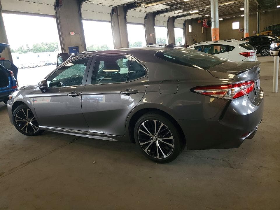 2020 TOYOTA CAMRY SE 2
