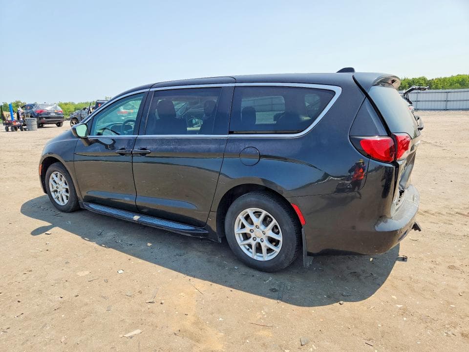 2018 CHRYSLER PACIFICA LX 2