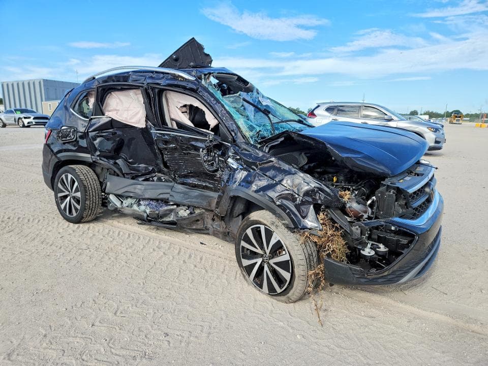2024 VOLKSWAGEN TAOS SE 4