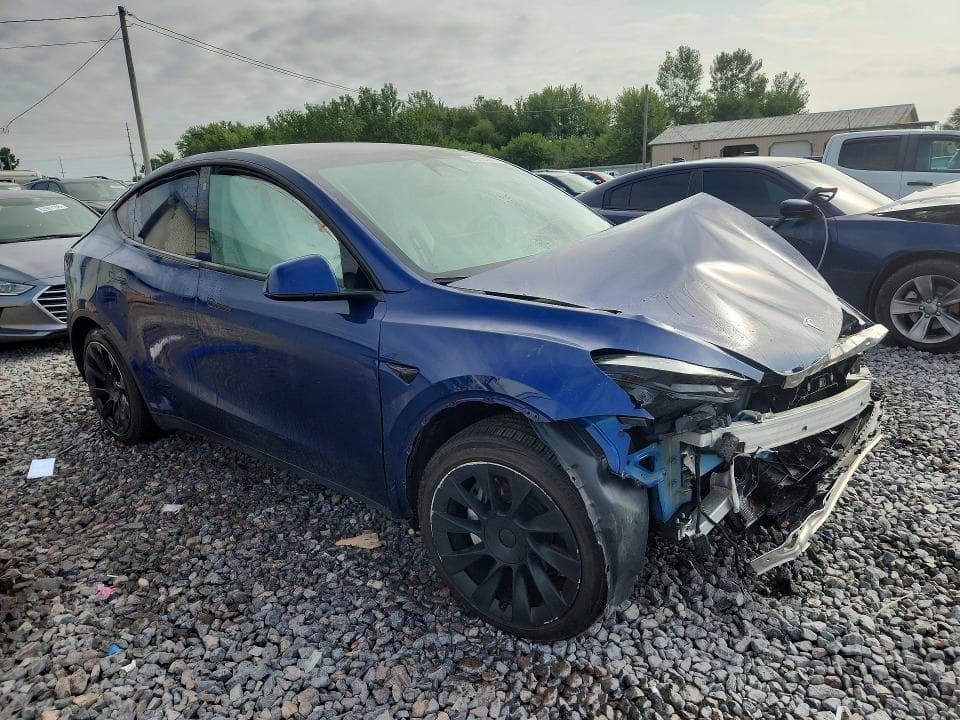2023 TESLA MODEL Y 4