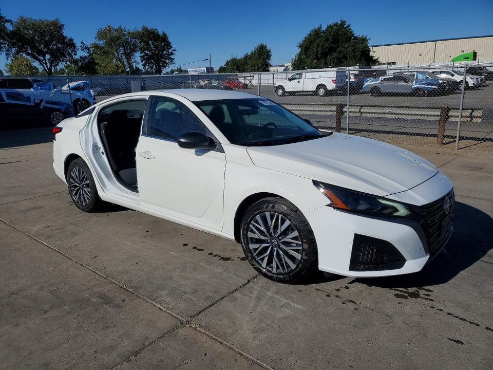2026 NISSAN ALTIMA SV 4