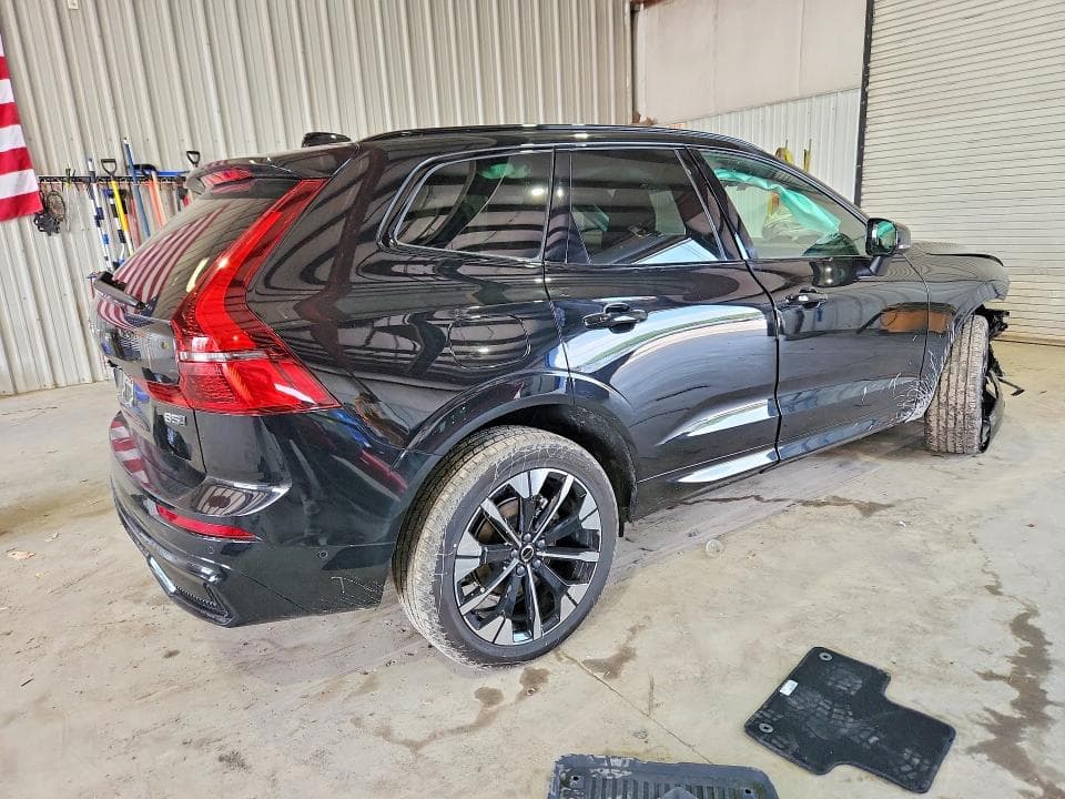2026 VOLVO XC60 PLUS 3