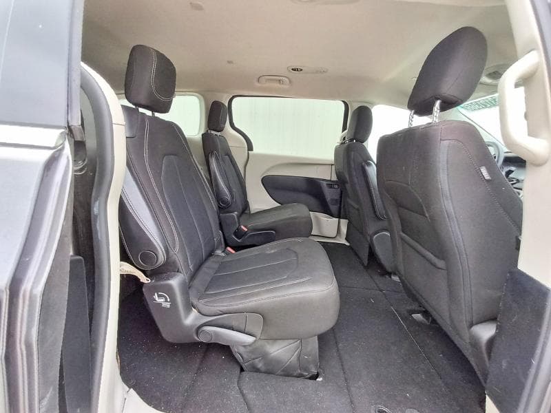 2020 CHRYSLER VOYAGER LX 11
