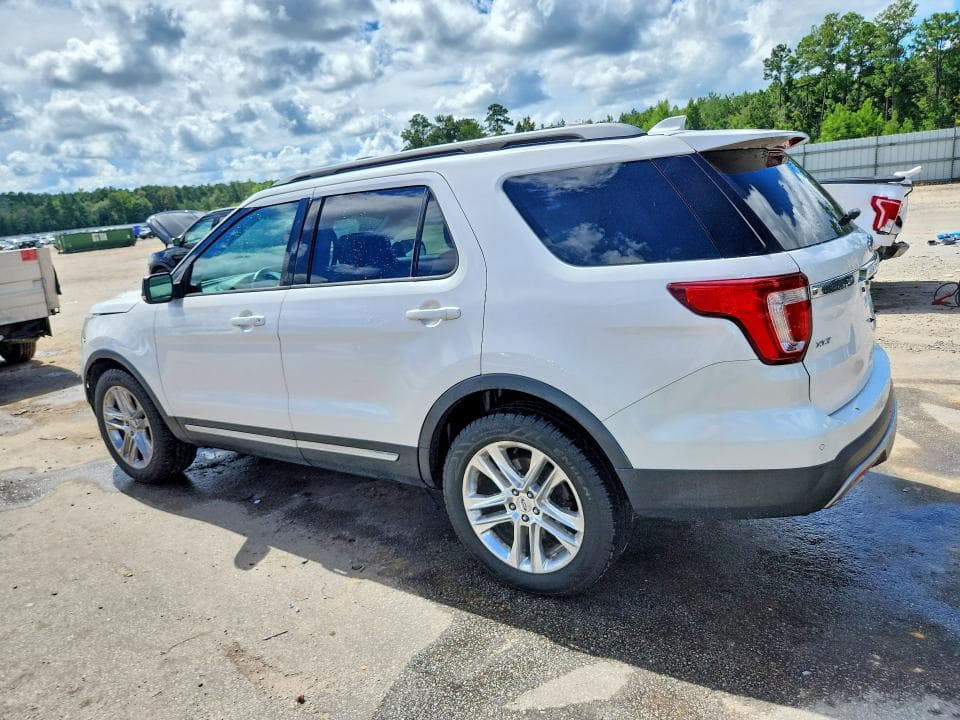 2017 FORD EXPLORER XLT 2