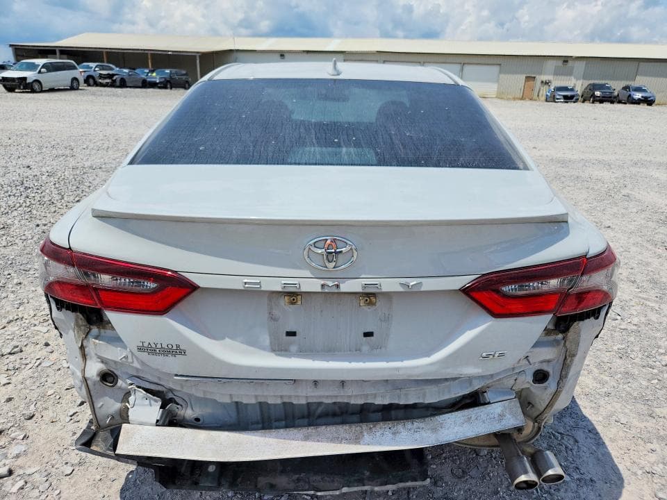 2022 TOYOTA CAMRY SE 6