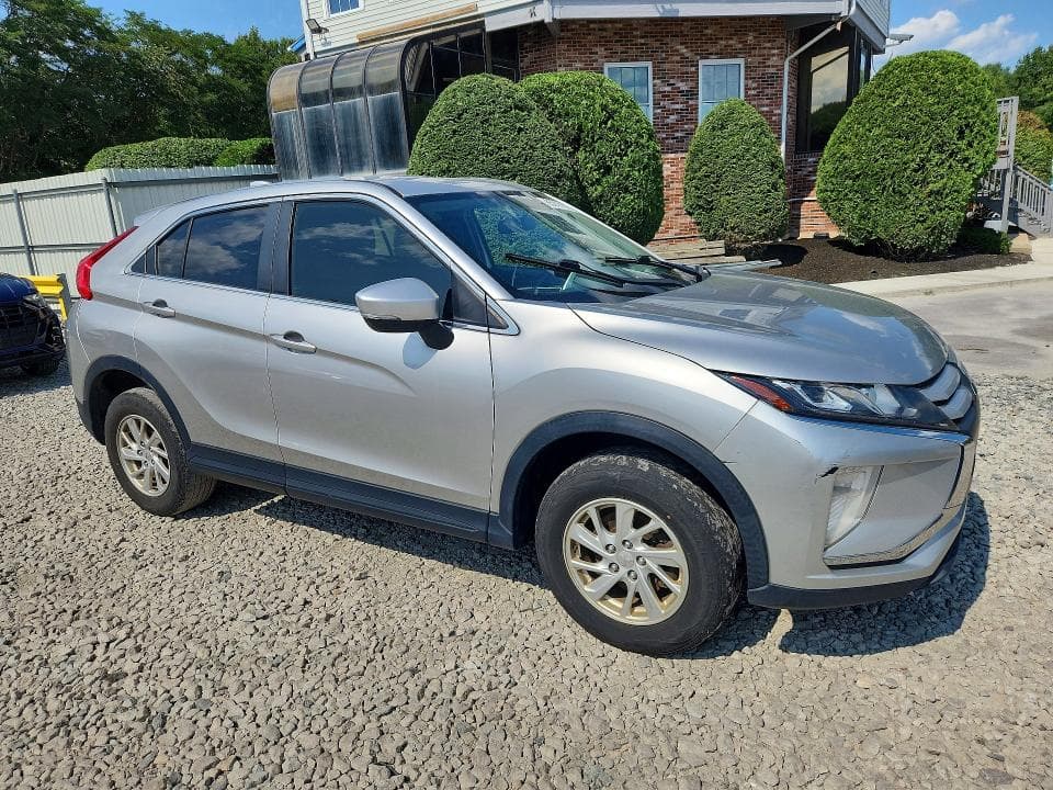 2019 MITSUBISHI ECLIPSE CROSS ES 4