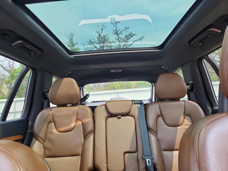 2021 VOLVO XC90 T6 MOMENTUM 10