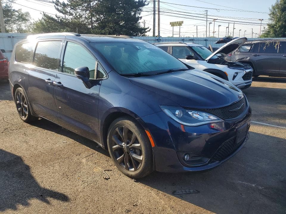 2018 CHRYSLER PACIFICA TOURING L 4