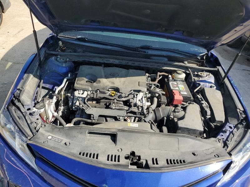2018 TOYOTA CAMRY LE 11