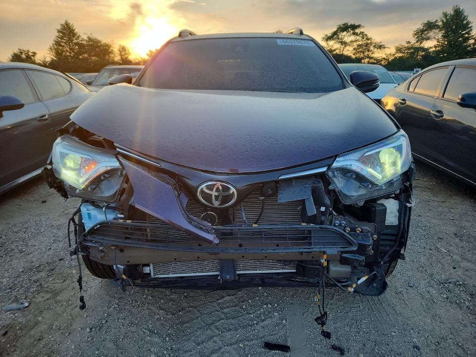 2017 TOYOTA RAV4 XLE 5