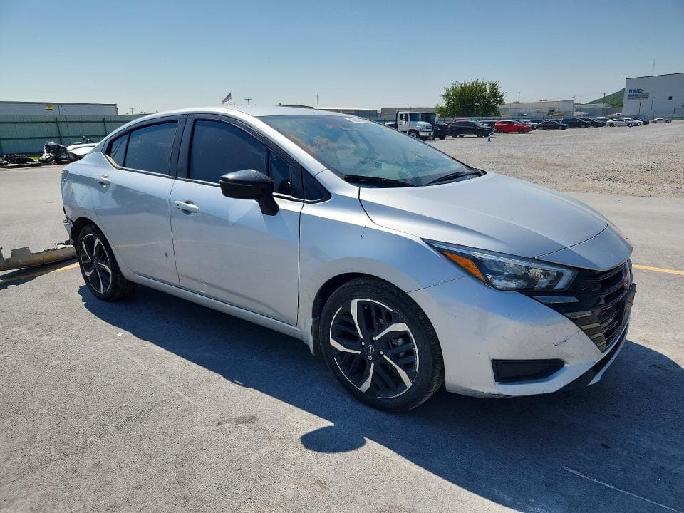 2025 NISSAN VERSA SR 4