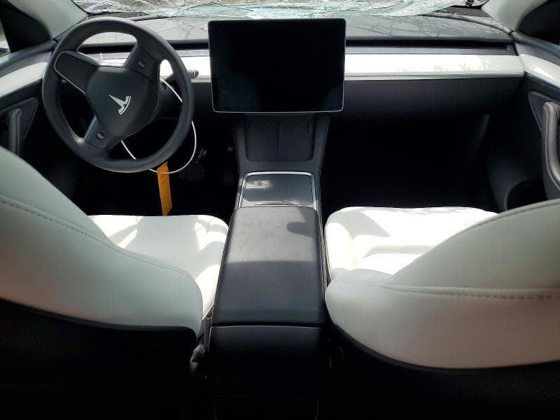 2024 TESLA MODEL Y 8