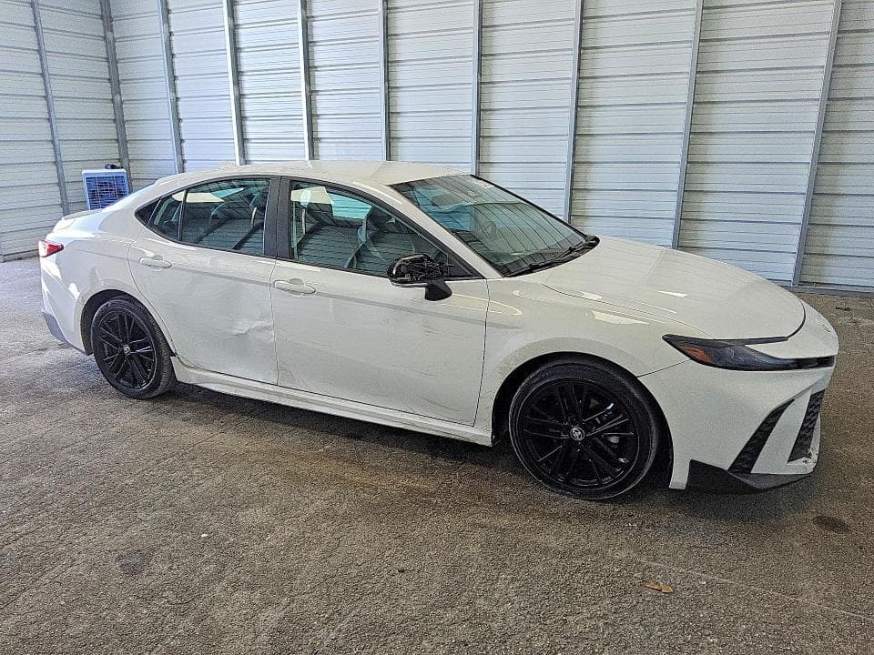 2025 TOYOTA CAMRY SE 4