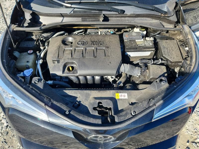 2018 TOYOTA C-HR XLE 11